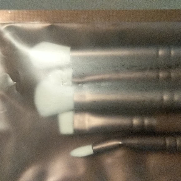 Set of makeup brushes - Picture 2 of 2